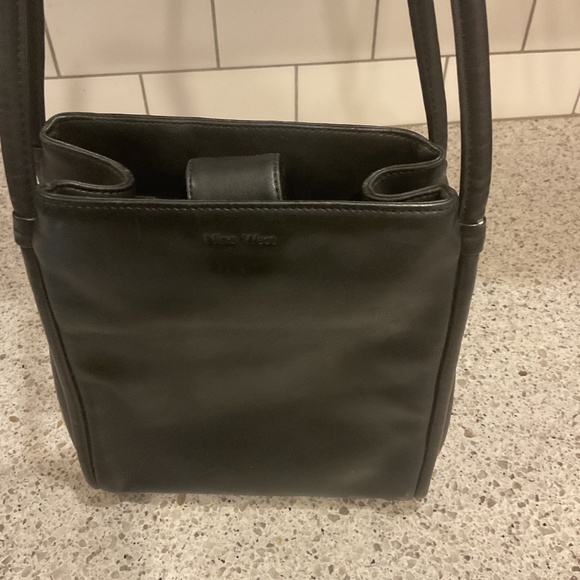 Vintage Black Leather Nine West Crossbody Bag - Picture 2 of 8